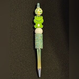 Green Frog Beaded Pen with Sparkle Accent